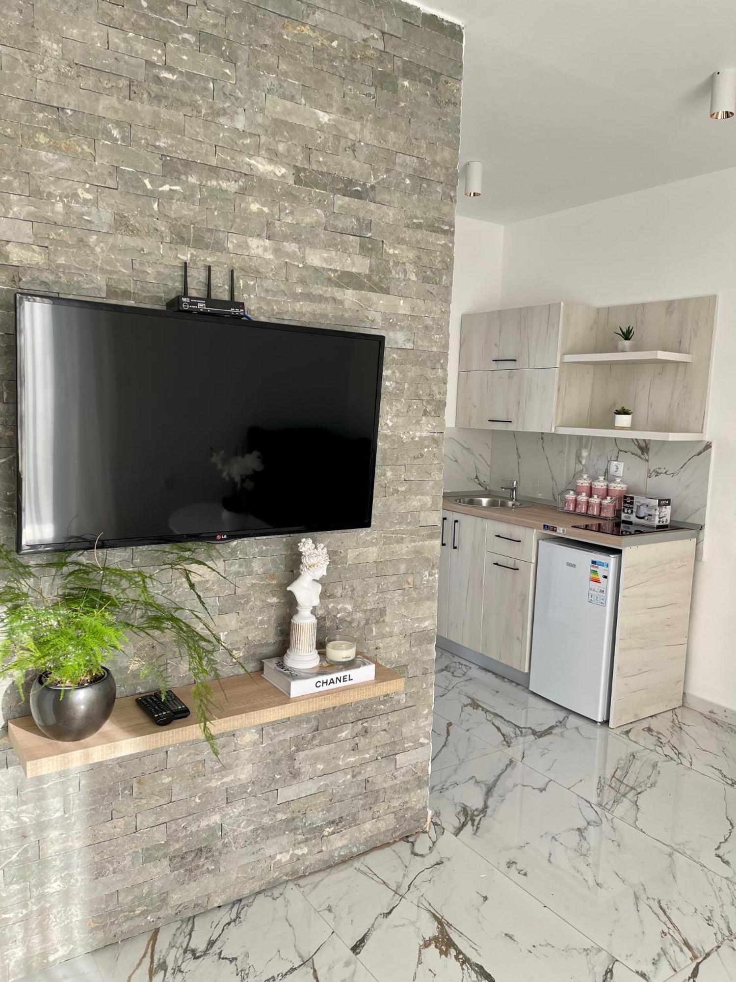 Mar Nero Apartments Bregvija Eksteriør billede